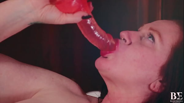 Hot Redhead Milf Plays With Pussy Feat Avalon Drake thumbnail