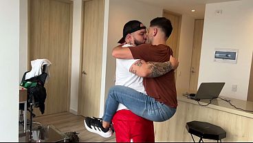 Play MP4 - Gordo pre&ntilde;ando a chico blanco Deportista Sumiso