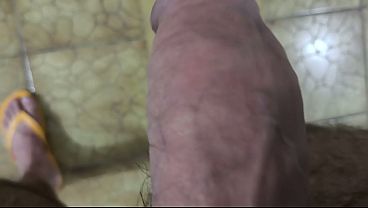 Peludo girando o pau e dancando para voces querem mais