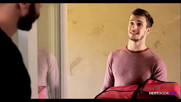 NextDoorRaw - Pizza Boy beim Diebstahl von Kundenunterw&auml;sche erwischt 