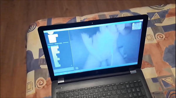 MI ZORRA Y PUTA MUY CALIENTE COMPLACIENDO A SU AMO_DELANTE DE LA_CAMARA