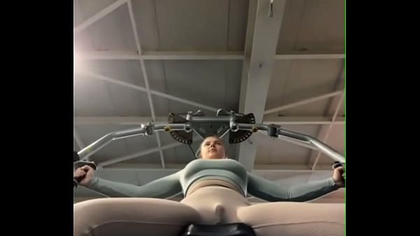 Crazy_gym fucking in public