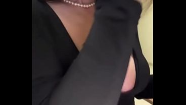 Nonton My Wife Took Off Her Tights And Showed Off Her Big Tits And Pussy thumbnail