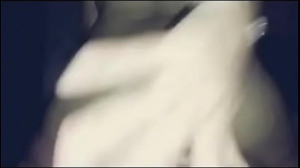 En tanga blanca
