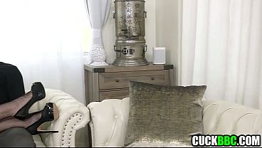 Nonton Cuckold Watch Girlfriend Ass Fucked By Bbcs thumbnail