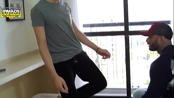 Play MP4 - FODENDO COM MEU SOBRINHO