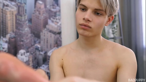 Play MP4 - Milo Zayd is looking for some stress relief and Daniel Star is ready to provide&period; Milo sits down on Daniel's massage table and Daniel begins rubbing Milo's neck and shoulders&period;