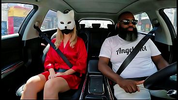Casada rabuda na carona mais famosa do brasil s&oacute_ quer dar o cuzinho no carro video thumbnail