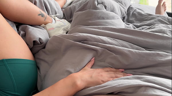 Play MP4 - Sharing a Bed with My Hot Step Sister - Family Therapy