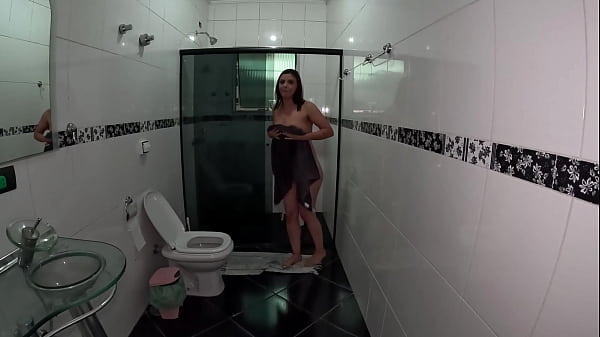 Sua primeira vez nas c&acirc;meras foi aqui com ela ainda meia t&iacute;mida - Gaby Fernandes 