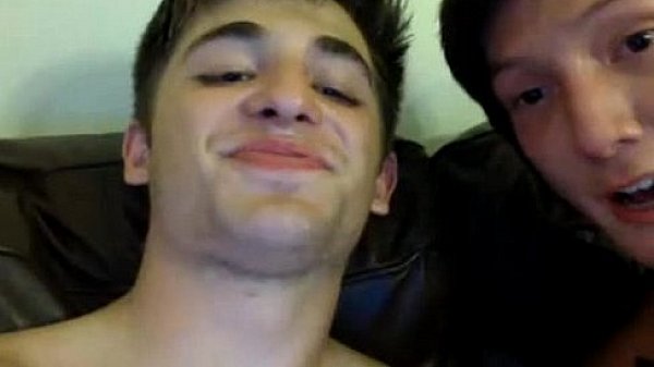 Amigos h&eacute;teros n&atilde;o sendo h&eacute;teros 