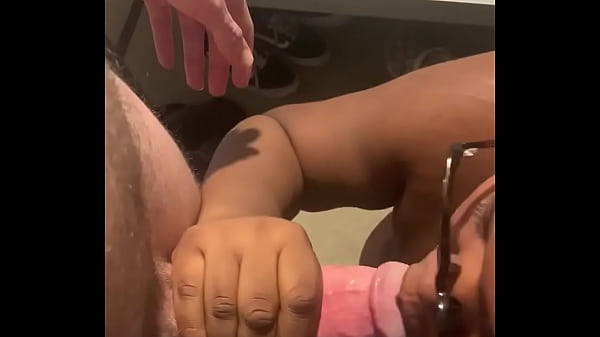 Neck from a bitch with some broad shoulders 