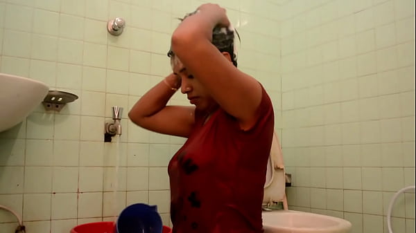 My neighbor bathes on the room 