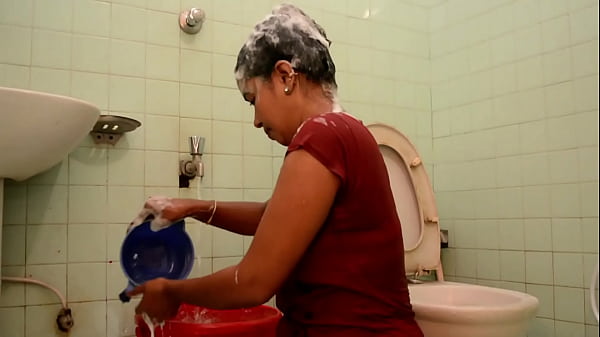 My neighbor bathes on the room