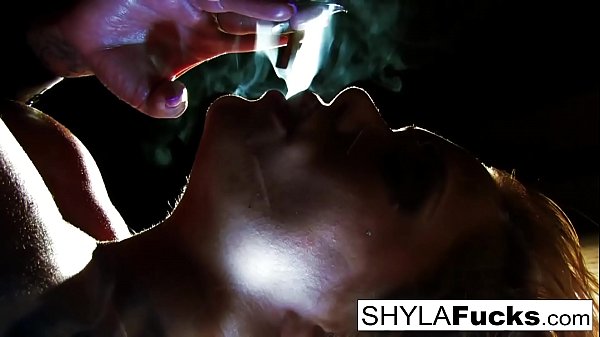 Blonde slut gets nude