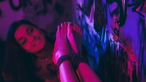 Girlfriend s Feet Tied To Suck And Tickle