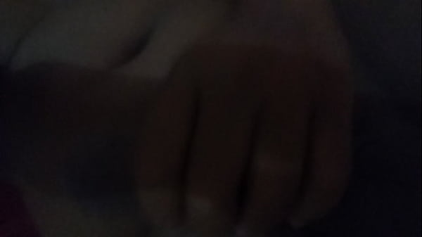 Gozando bem gostoso na bronha 