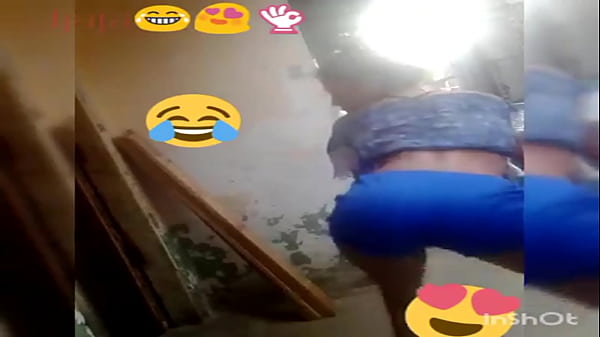 chica bailando twerking en directo 