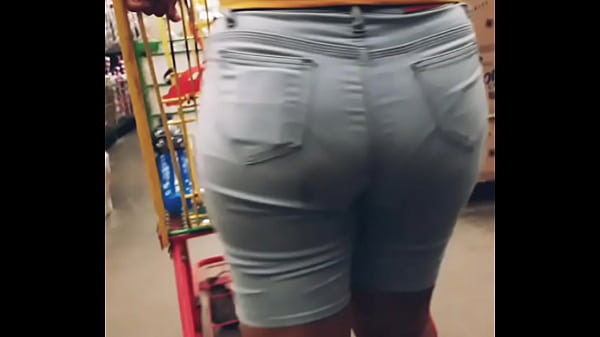 Candid Ana Gonz&aacutelez nalgona vpl jeans