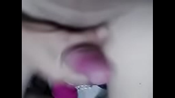 Play MP4 - Edwin masturbandose