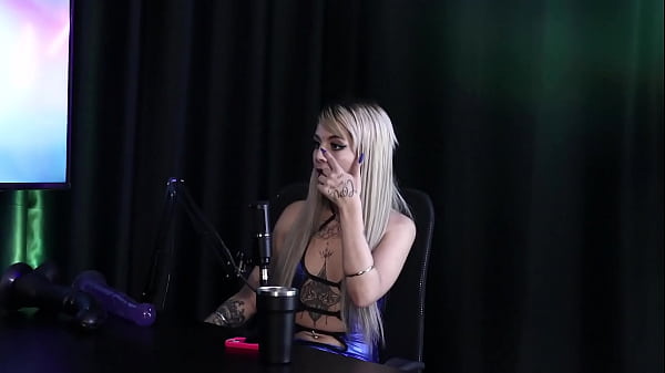 Mandou mensagem e foi gravar com um ator an&atilde;o e sua primeira cena foi um anal kyra sheer red