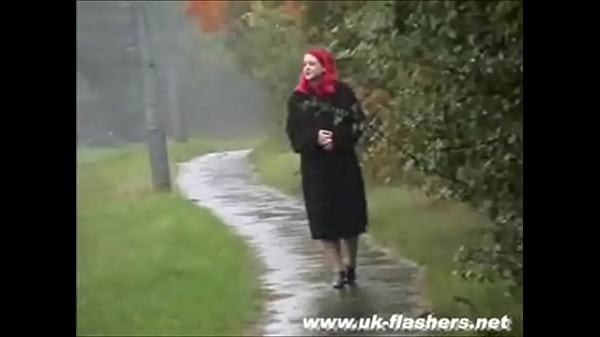 Play MP4 - Pregnant Lassie wondering through the woods