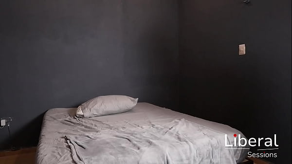 Nonton Hotwife Cogiendo Con Dos Chicos Enfrente De Su Esposo Cornudo thumbnail