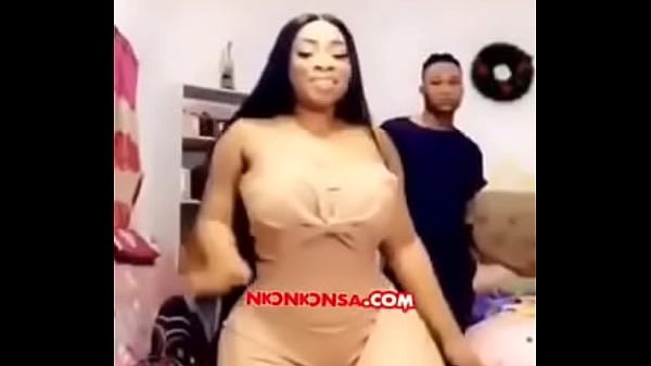 SLAY QUEEN MOESHA BODUONG SHAKING HER ASS FOR THE VIEWERS #2 