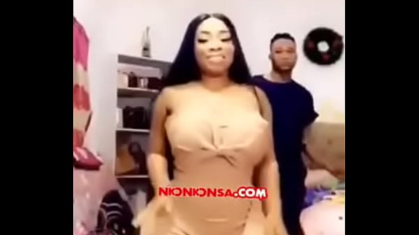 Play MP4 - MOESHA BODOUNG TWERKS FOR THE CAMERA &num;2