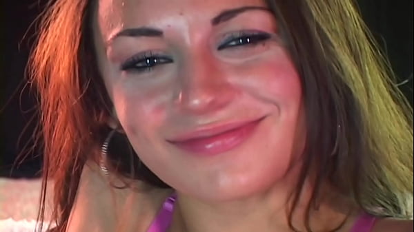 Supernova busty babe smokes a fat cock and squirts 