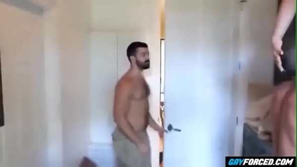 Threesome Fucking in Laundry 