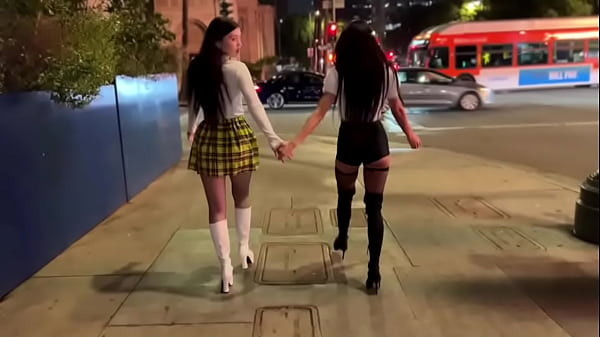 Nonton Misha Cross & Alexis Tae Threesome Delight thumbnail