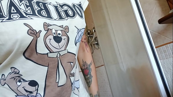 Nonton Chantal Is Really Hot During Her Shower thumbnail