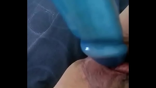 Jugando mientras estoy solita 