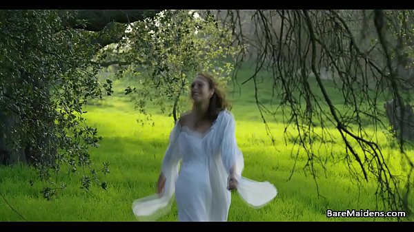 Play MP4 - Happy and hairy Jade Nile under the Sun