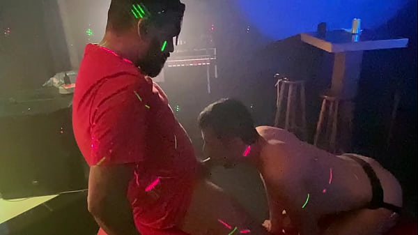 Branquinho Gemendo Na Rola Grande thumbnail