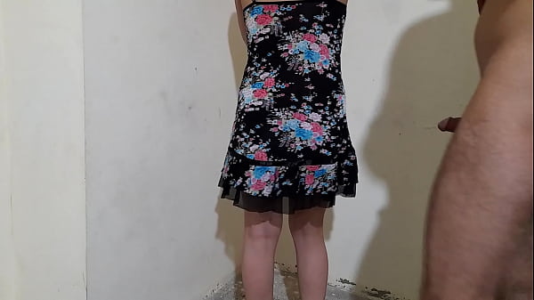 Nonton واقف عالبلكونة ، ساره الشرموطة واقفة باب البناية ،قالت الحقني انا لحالي بالبيت وكسي نار ، و thumbnail