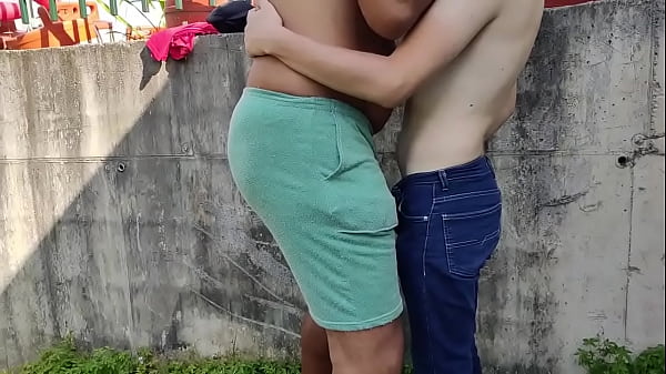 Play MP4 - metendo no mato da fazenda com gays