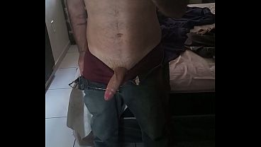 Cheguei do trabalho cheio de tesã_o e gozei no espelho