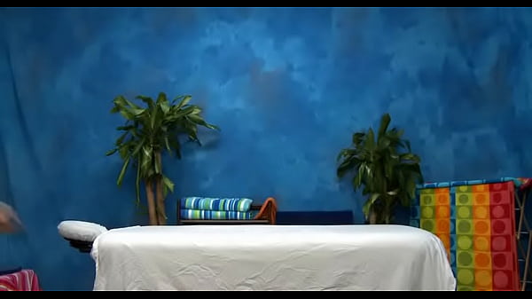 Nonton Cute Gals Share One Pecker thumbnail