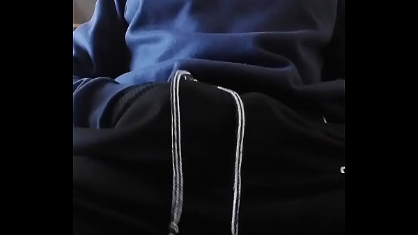 Play MP4 - branlette avec une belle &eacute;jaculation cr&eacute;meuse