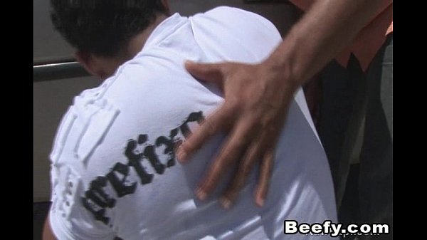 Play MP4 - muscled gay dude fucking