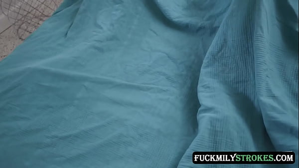 Play MP4 - FuckmilyStrokes&period;com - Back Home - Melody Foxx