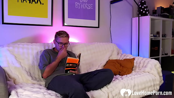 Nonton Redhead Taking It Like A Champ thumbnail