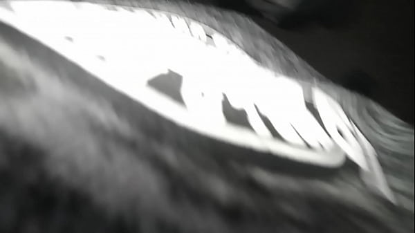 Jerking off while secretly and sucking lol toes 