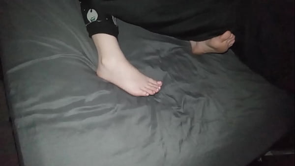 Nonton Jerking Off While Secretly And Sucking Lol Toes thumbnail
