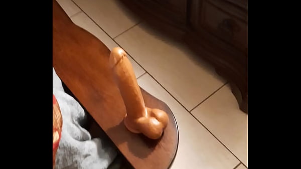 Nonton Naughtyjenn Bouncing On Big Dildo thumbnail