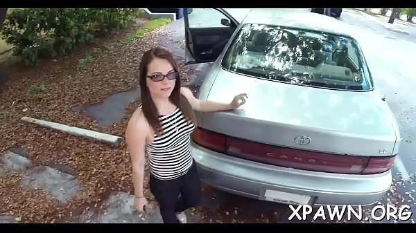 Camera is focusing on an dilettante 