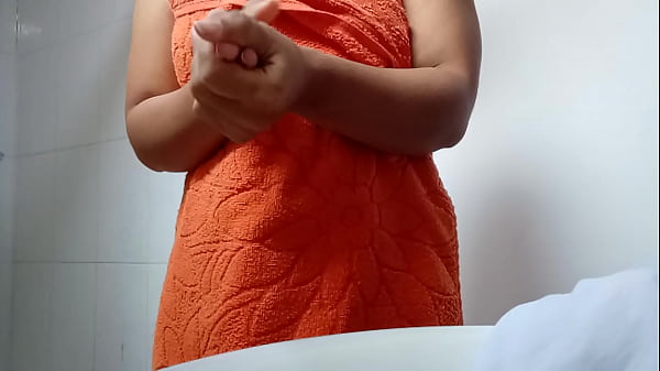 Nonton Latina Uni Taria En Tanga Con Sus Ricas Tetas. Camara Espia thumbnail