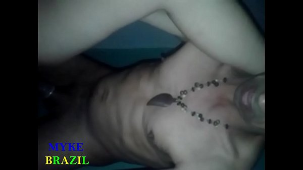 Myke_arromba o cuzão guloso da coroa_fodelona e ela goza gemendo alto